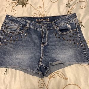 Maurice’s cut off shorts